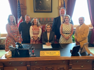 HAVlife meets with Governor Kim Reynolds