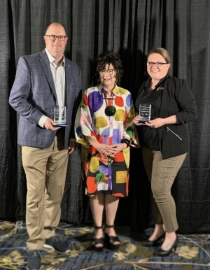 Visit Quad Cities receiving an award